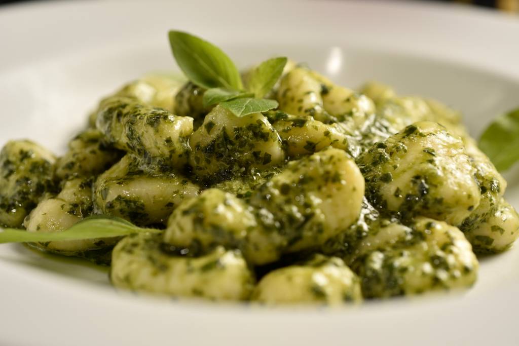 Nhoque ao pesto