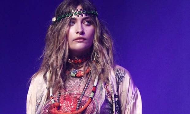 Petição online tenta barrar filme com Paris Jackson interpretando Jesus
