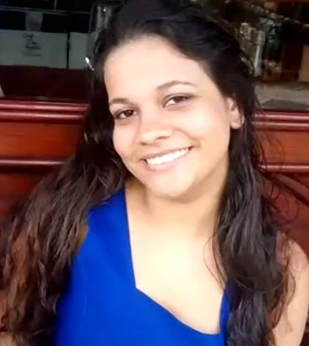 Mulher de 25 anos é morta em tiroteio no Rio ao proteger o filho