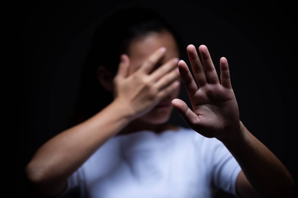 Promotora desiste de acusações contra mulher negra pisoteada por PM