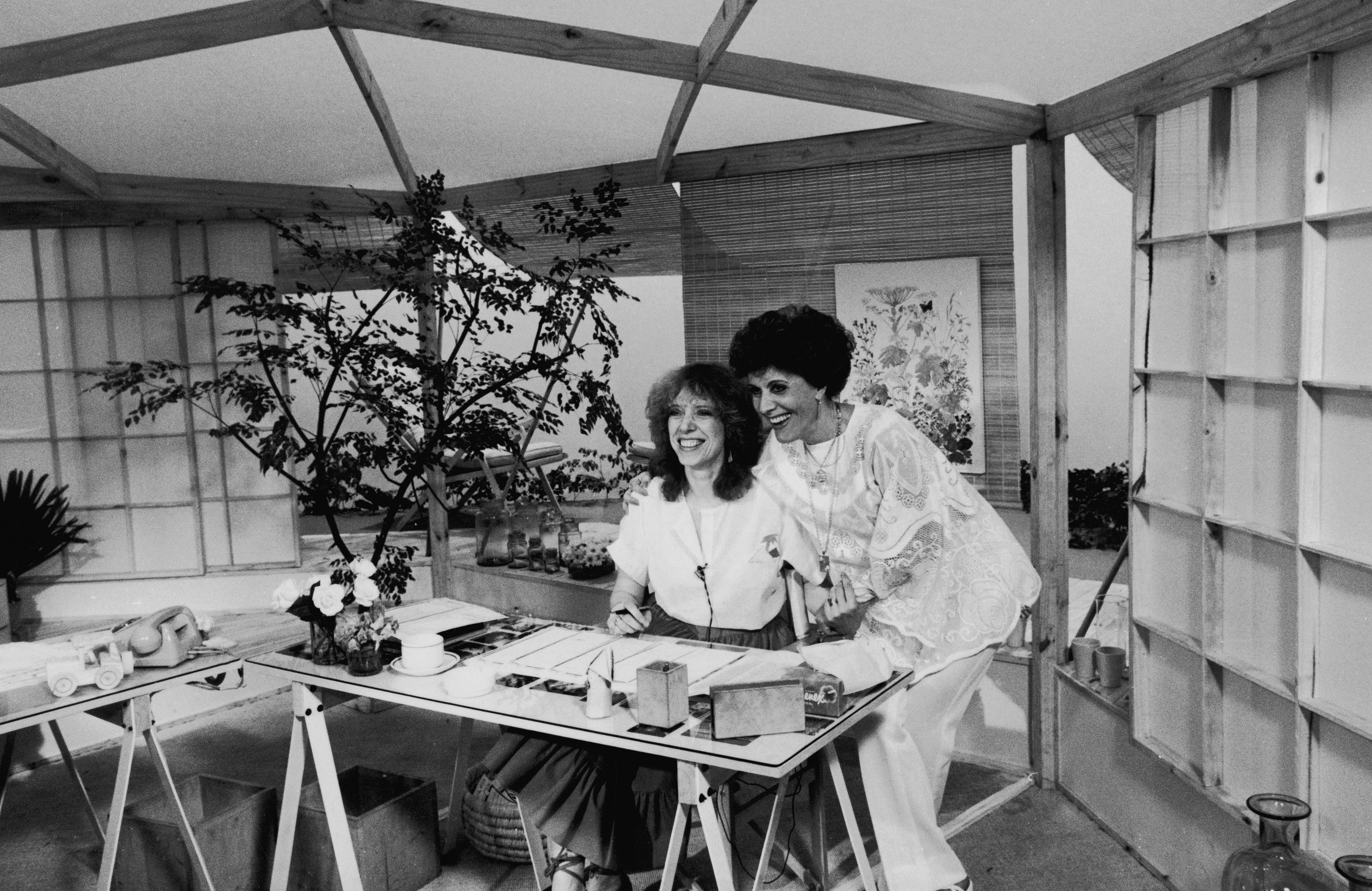 Xenia Bier e Marília Gabriela no programa TV Mulher, da Rede Globo