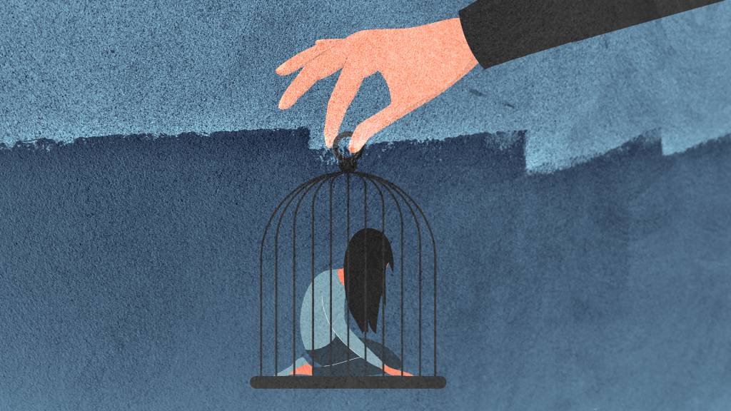 Mãe faz alerta aos pais após filha com deficiência sofrer ataques