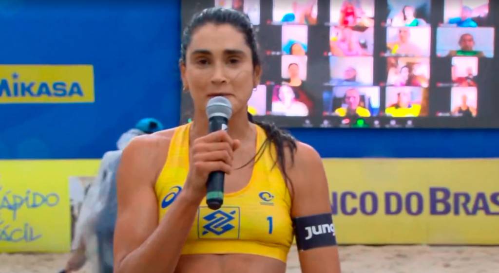 Jogadora de vôlei é denunciada por protestar contra Bolsonaro na TV