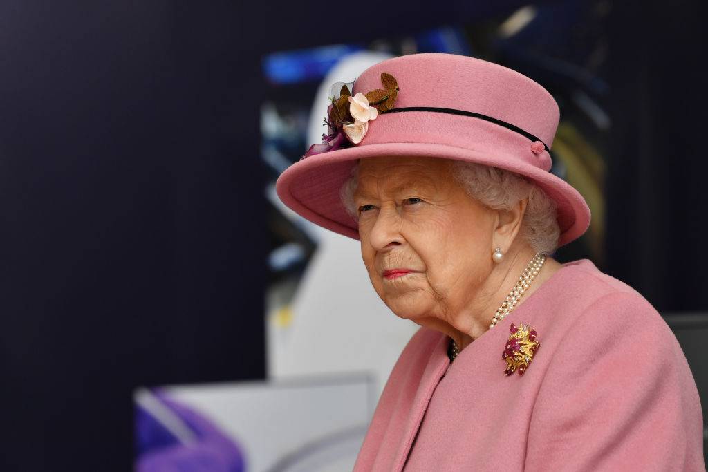 Funcionário da rainha Elizabeth vai para prisão após furtos no palácio