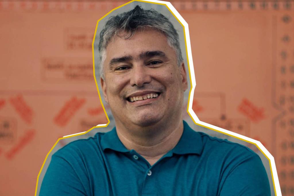 Professor Luiz Felipe é o grande vencedor do Prêmio Educador Nota 10