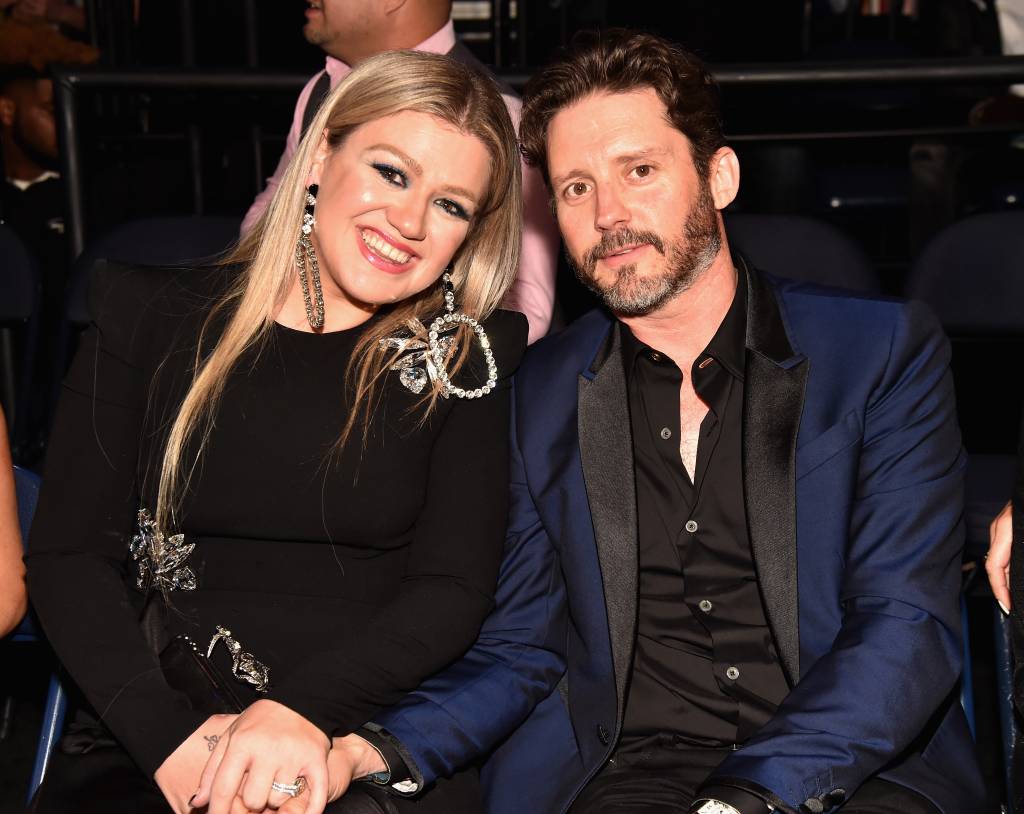 Kelly Clarkson terá que pagar 1 milhão por mês de pensão a ex-marido