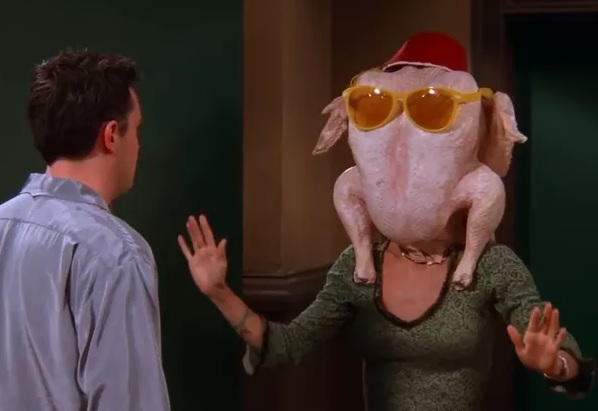 Courteney Cox recria momento icônico de Friends e fãs vibram. Assista