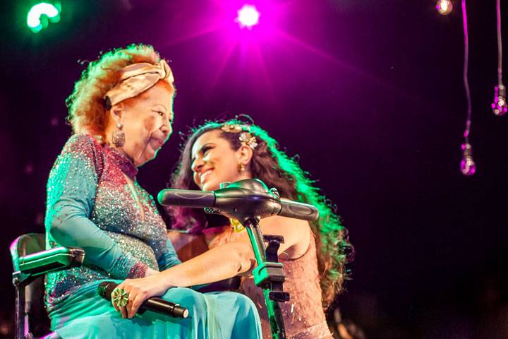 Aline Calixto celebra Beth Carvalho em DVD histórico