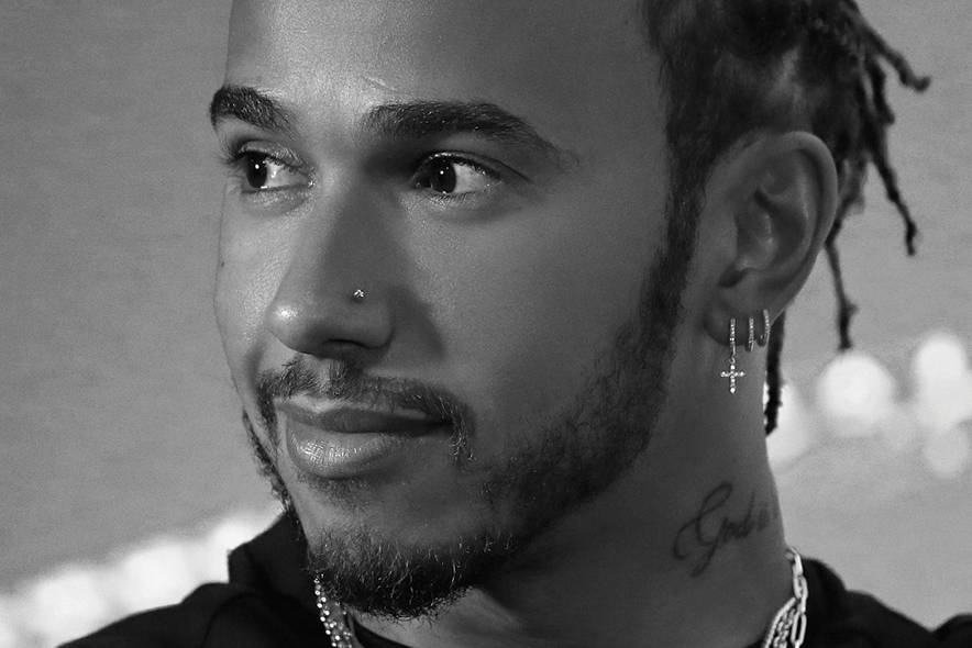 “Eu não poderia me manter em silêncio”, diz Lewis Hamilton sobre racismo