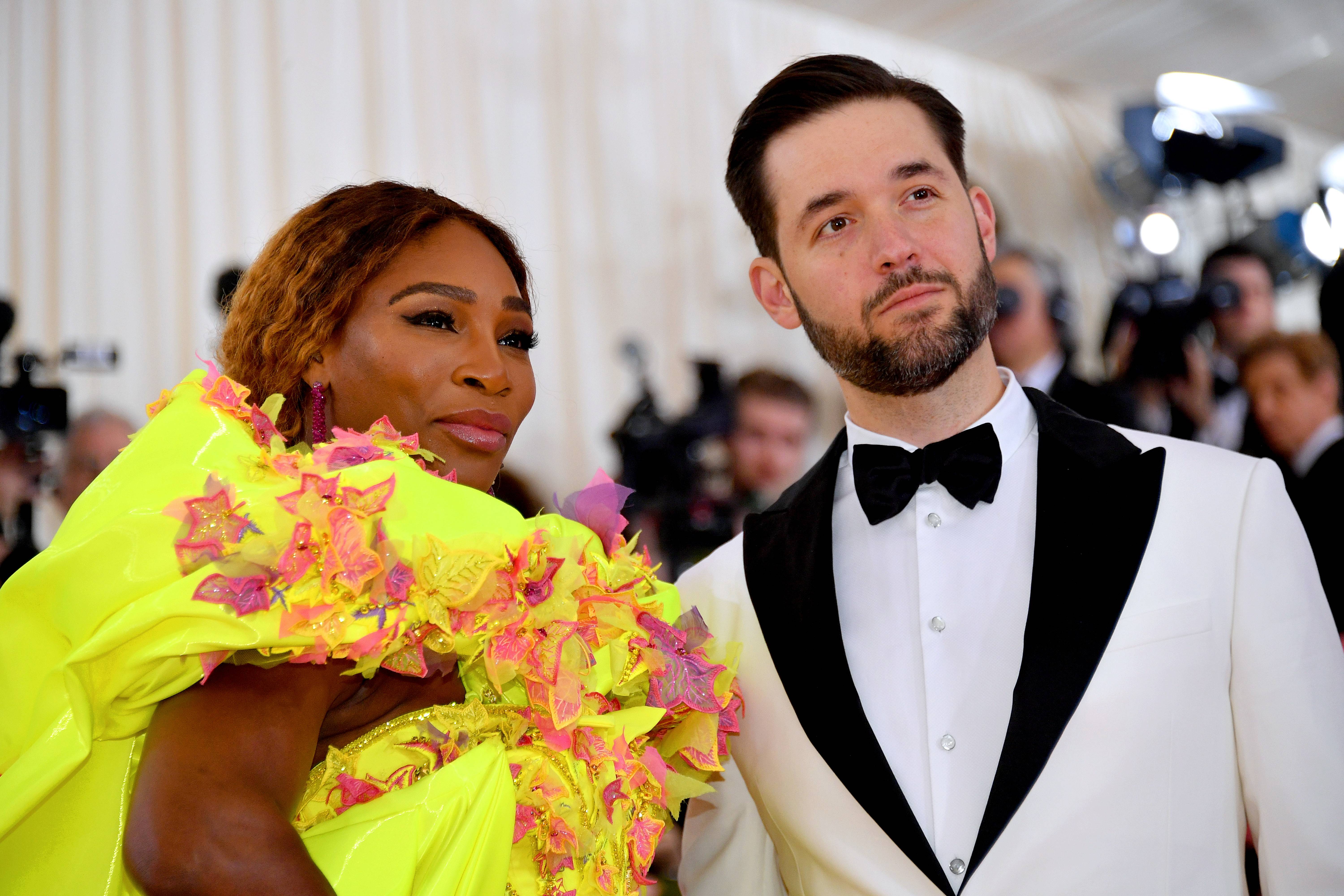 “Sexista e racista”, diz marido de Serena sobre homem que ofendeu a esposa