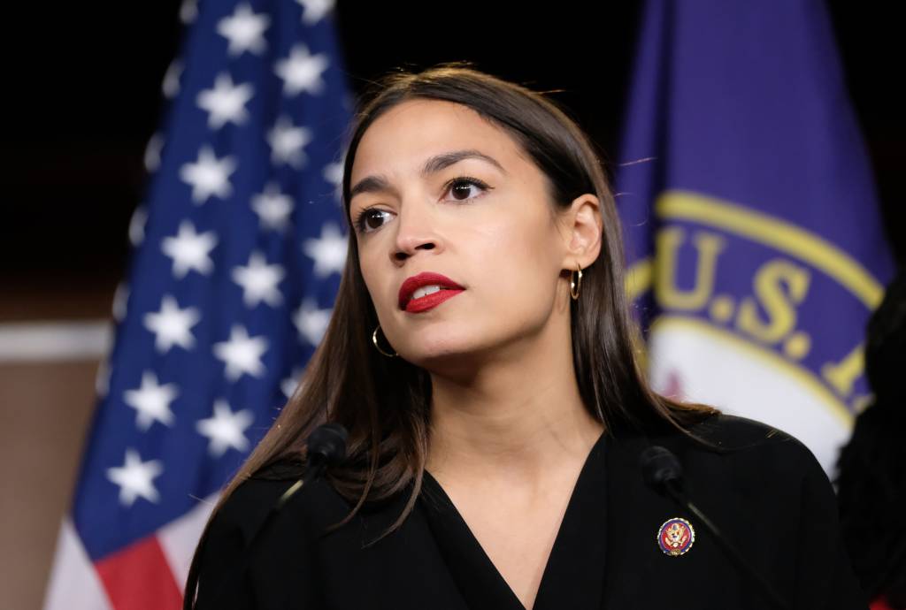 “Sou uma sobrevivente”, diz Alexandria Ocasio-Cortez sobre agressão sexual