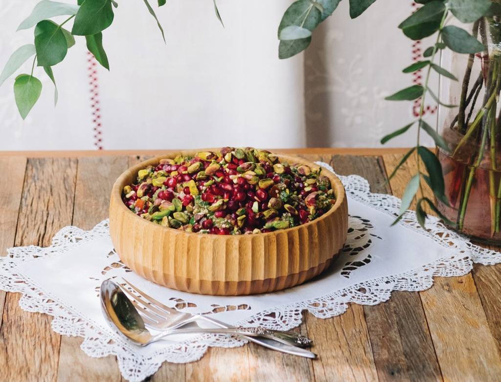 Tabule de painço com zaatar e romã