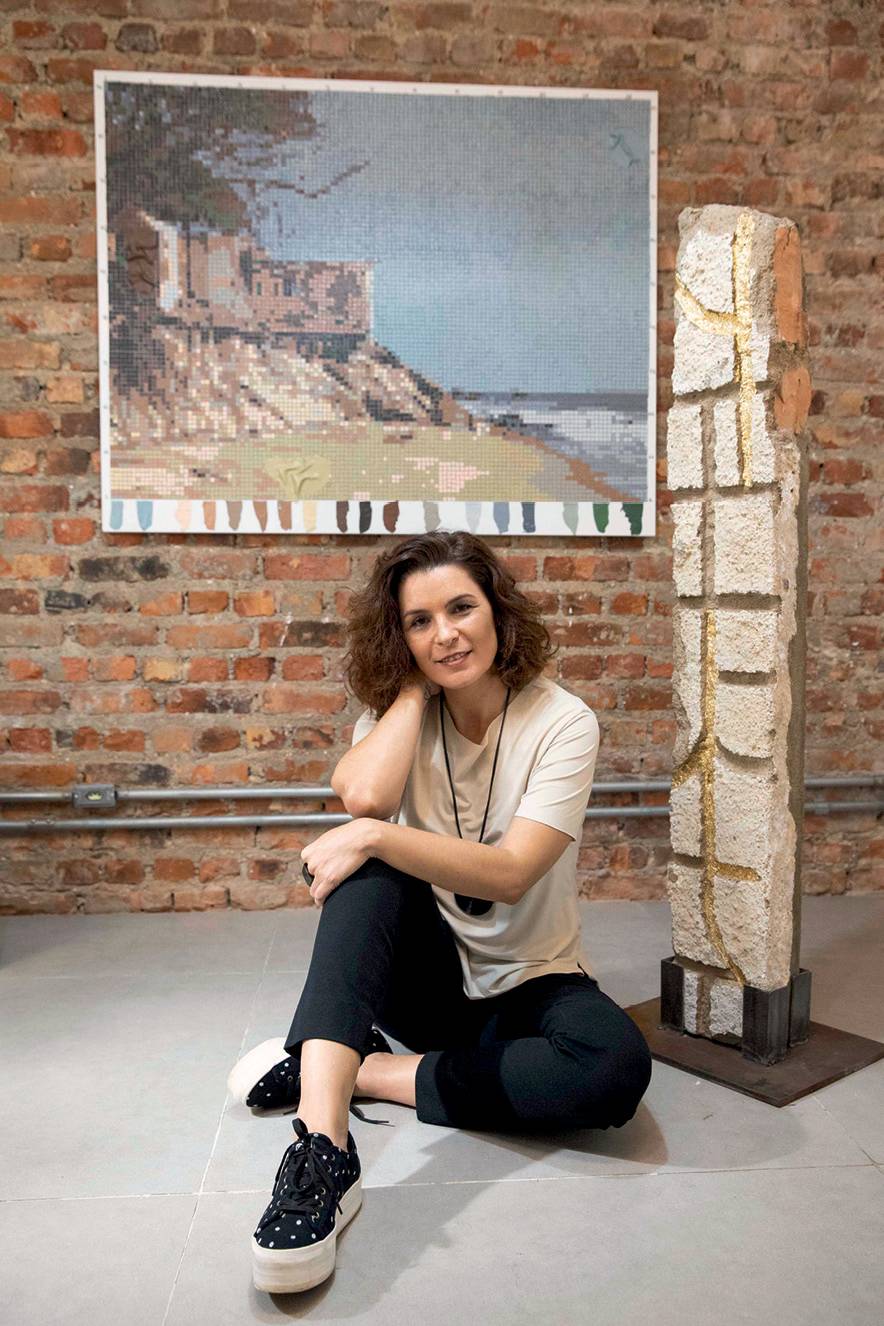 A artista Jeane Terra impede o apagamento da memória em suas obras