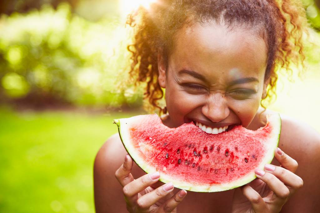Detox natural: 10 alimentos que limpam a pele