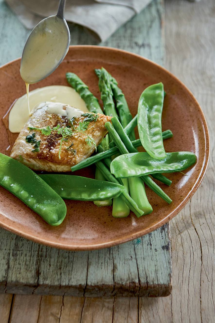 Buri com vegetais e molho de limão