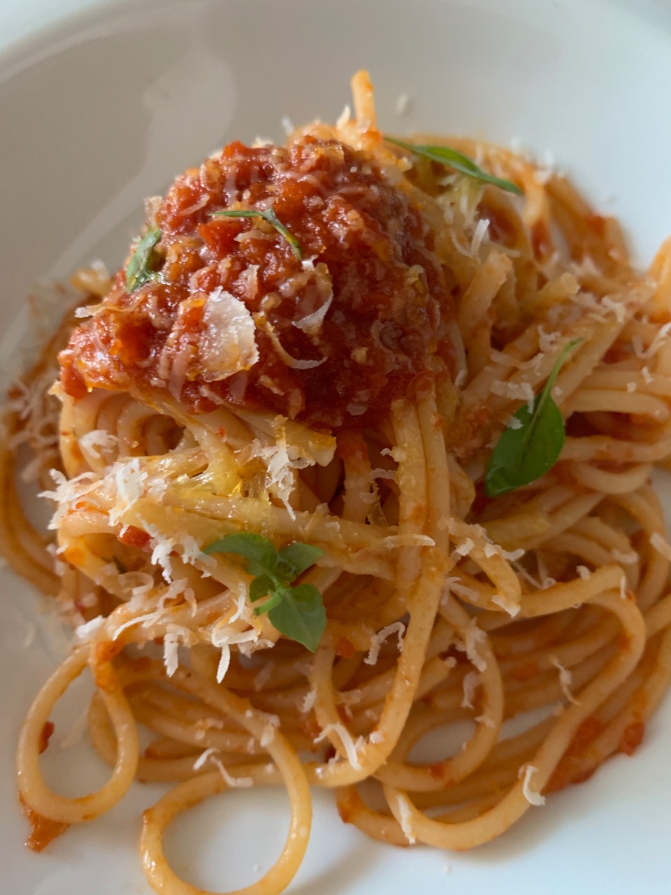 Nonna italiana ensina a verdadeira receita de molho de tomate