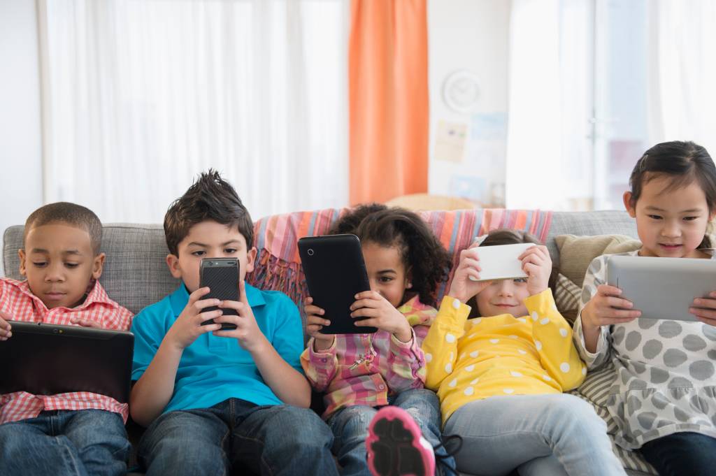 Governo chinês proíbe crianças e adolescentes de jogar online durante a semana