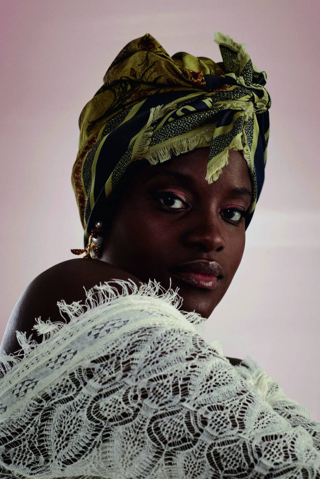 INGRID SILVA4 Retrato do rosto de Ingrid com turbante