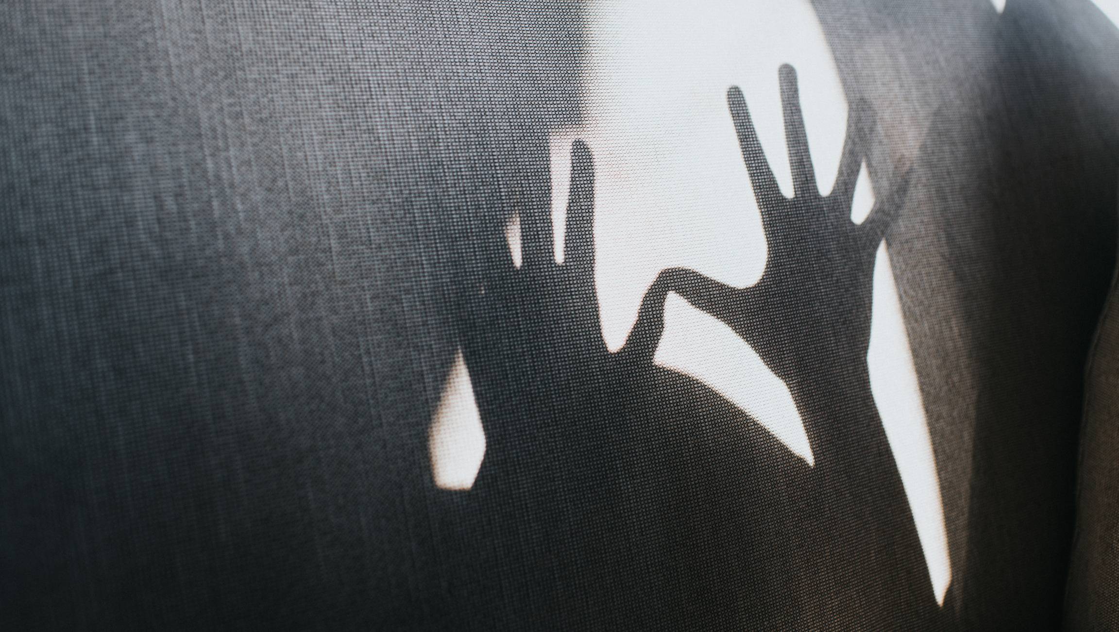Cirurgião plástico é acusado de abuso sexual por mais de 90 pacientes