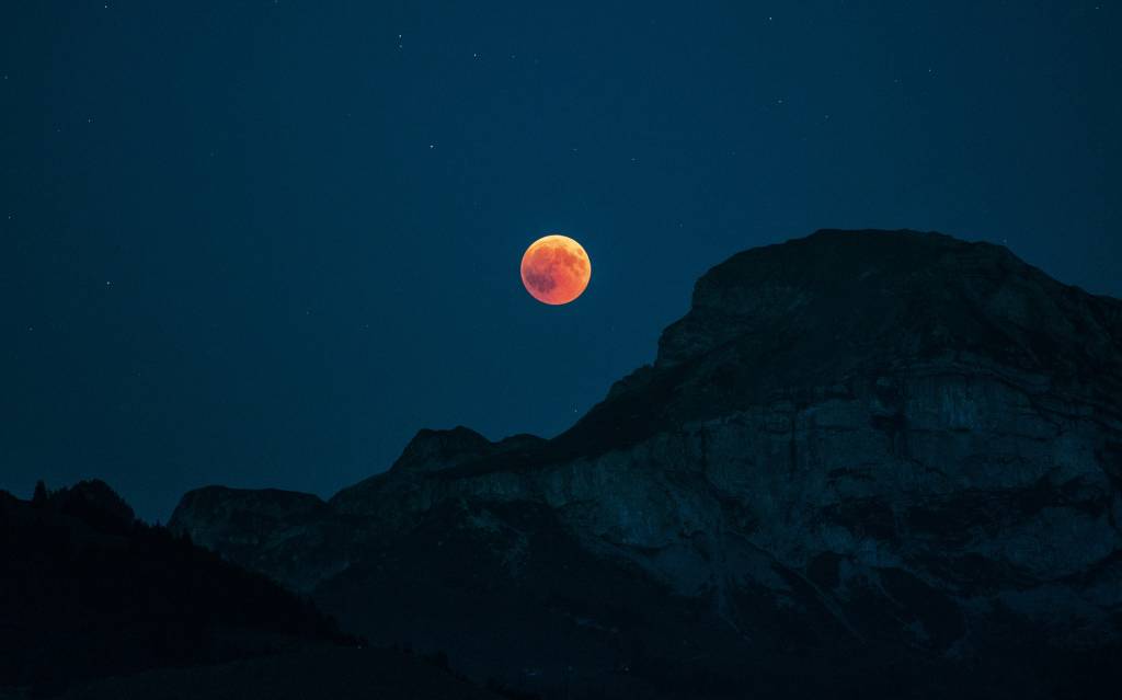 Dicas importantes para não perder a Lua de Sangue desta quarta-feira (26)