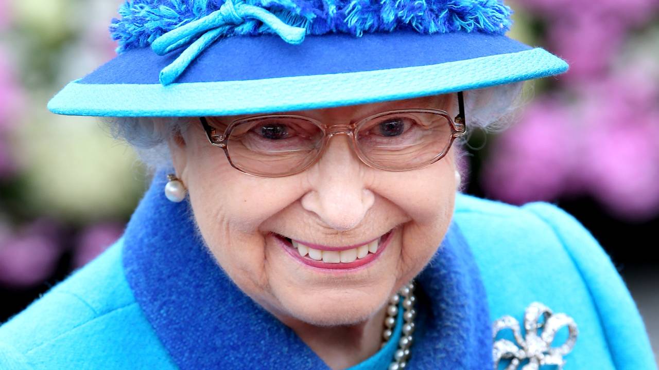 Rainha Elizabeth - broche