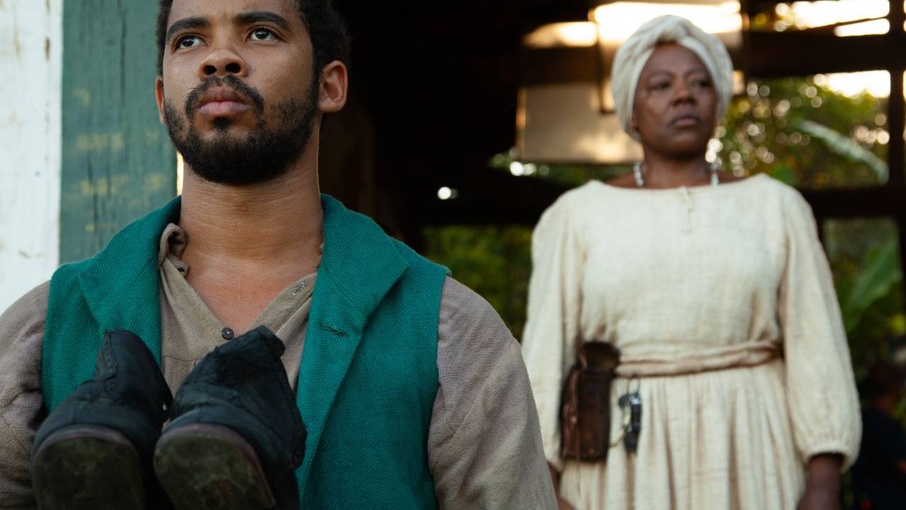 Angleo Fernandes e Teka Romualdo em cena do filme