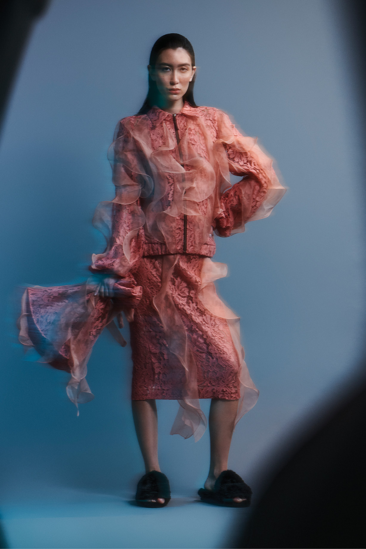 Jaqueta, saia e bolsa, Apartamento 03; sliders, Virg&iacute;nia Barros.