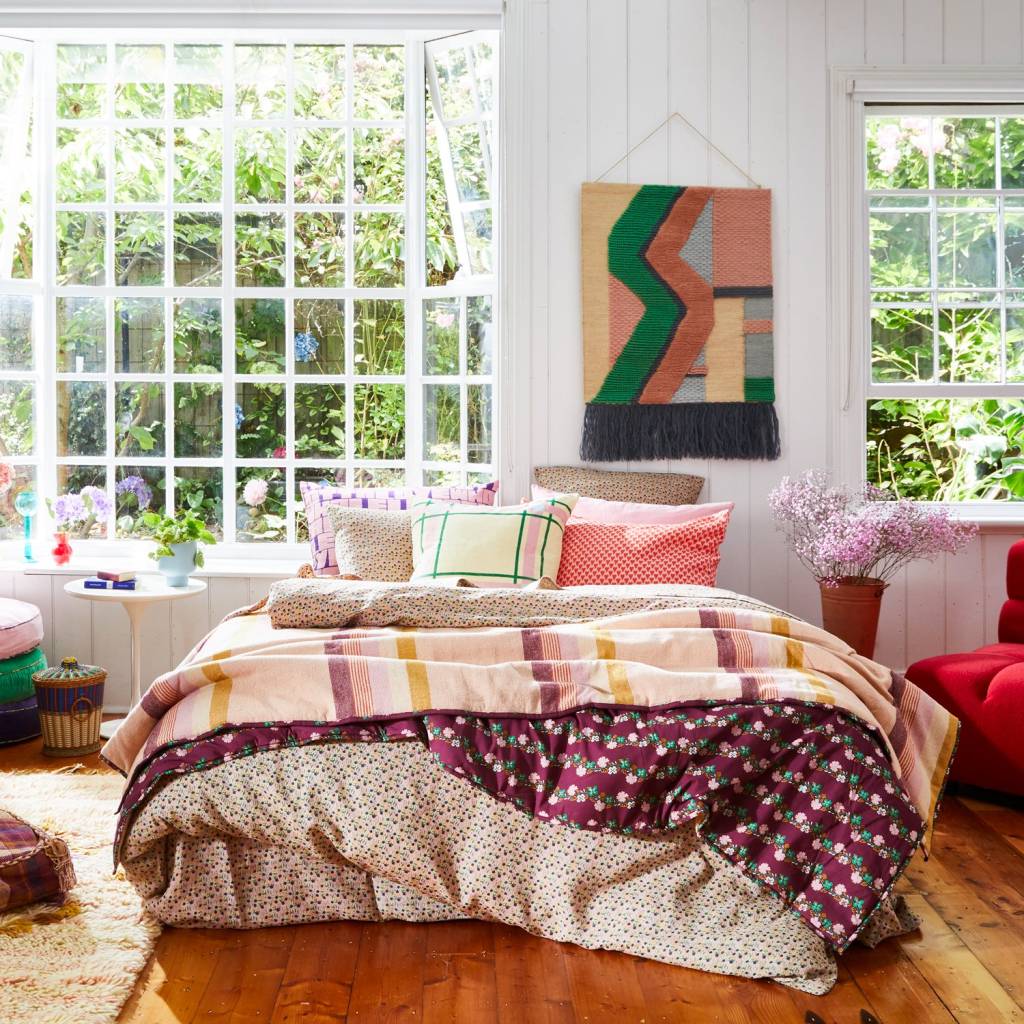 Pomeline-Stripe-Bedcover-2_1800x1800 Cama com colchas e cobertores coloridos