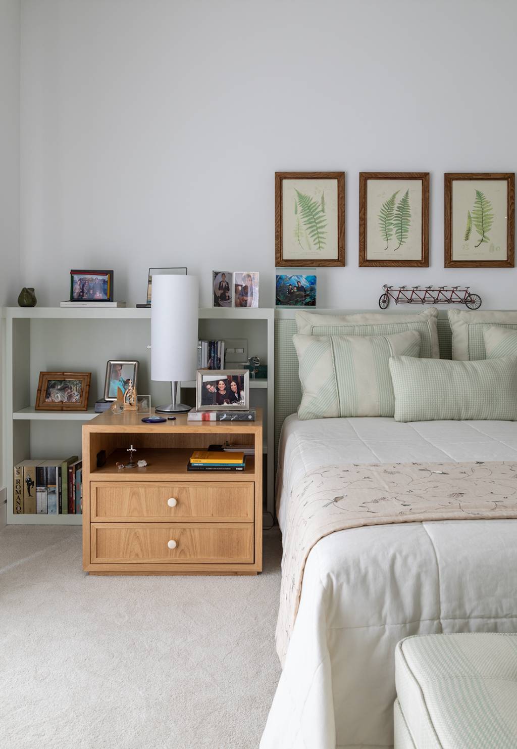 apartamento-Marina Linhares1 quarto decorado com quadros