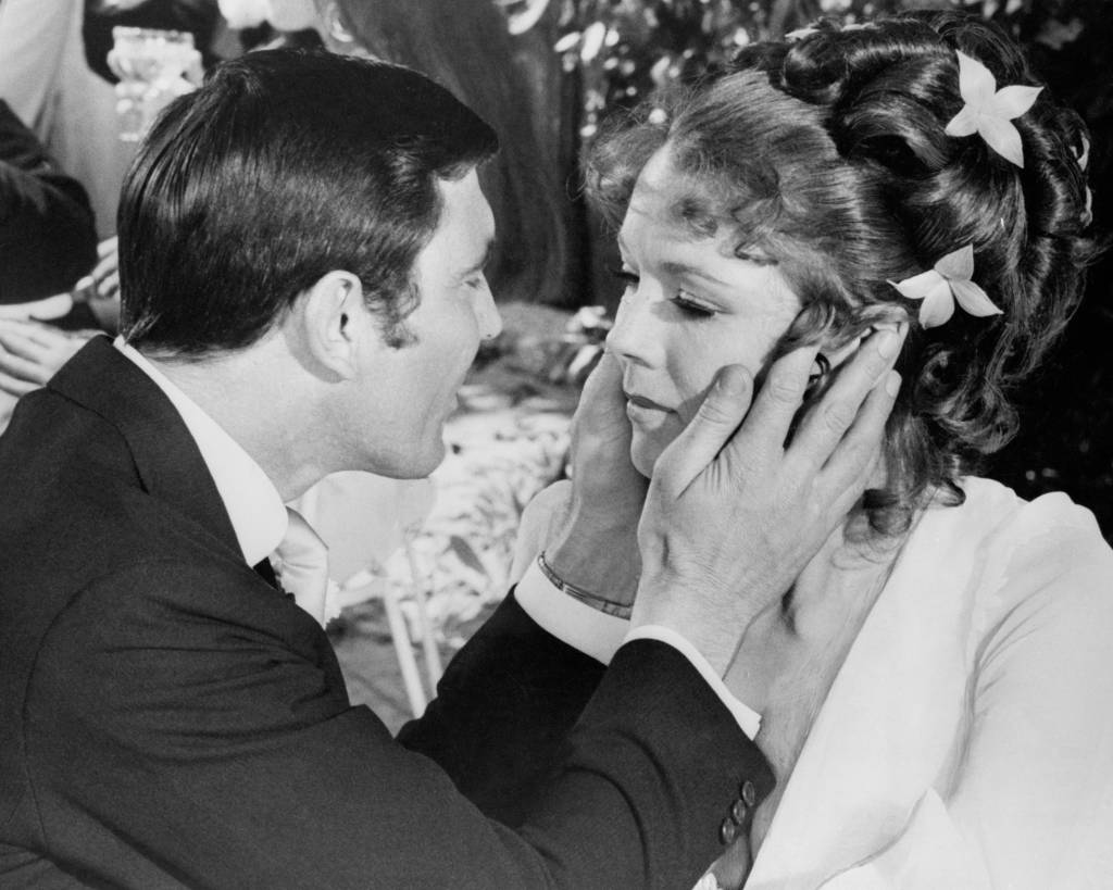 Quando cafonice e cool se encontram em filme de 007