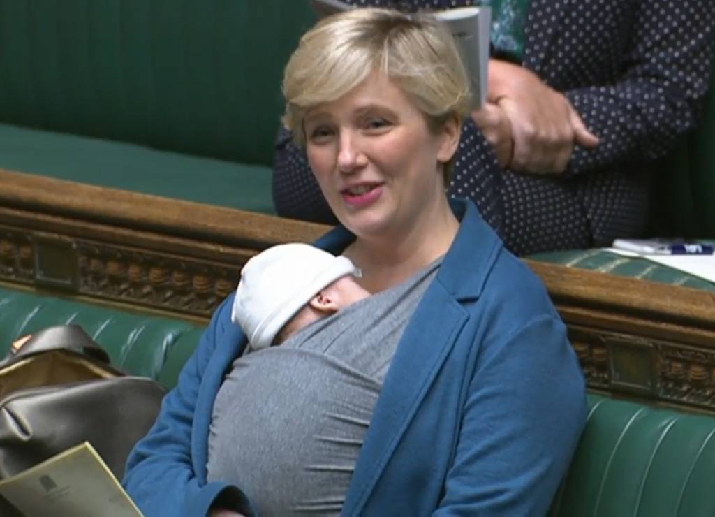 Deputada britânica é proibida de levar o filho de três meses ao Parlamento