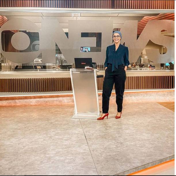 Jornalista da Globonews revela ao vivo que está com câncer de mama