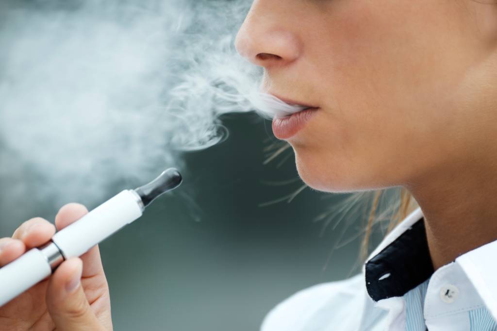 Ministério da Justiça suspende venda de cigarros eletrônicos no Brasil