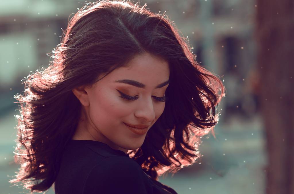 Dossiê dos fios lisos: entenda as diferenças entre as químicas