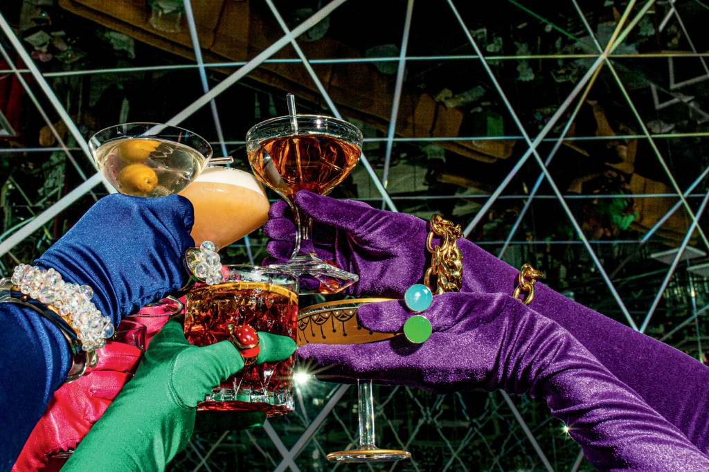 Brinde ao brilho: aprenda a fazer drinks com muito estilo