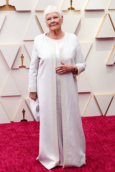 Judi Dench concorre ao prêmio de Melhor Atriz Coadjuvante por Belfast. Judi Dench concorre ao prêmio de Melhor Atriz Coadjuvante por Belfast.