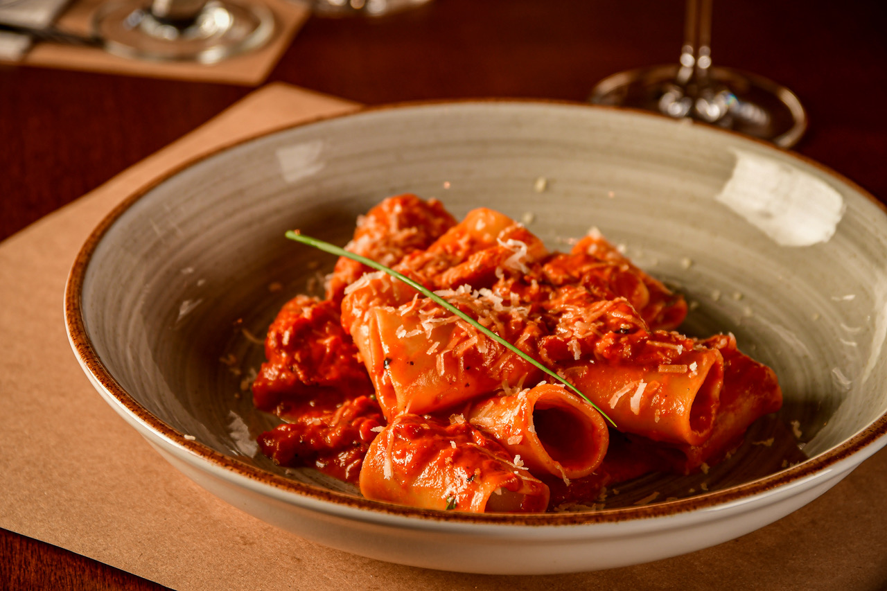 Mezze Maniche Pancetta e Vodka, Foglia Forneria