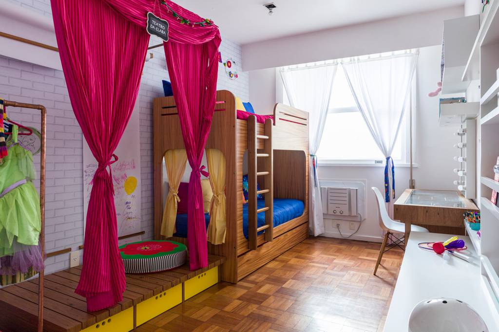 Quarto infantil com décor inspirado no teatro e na arte – Quarto Clara, filha da atriz Ingrid Guimarães – Inspiração do Dia – Revista CASA CLAUDIA