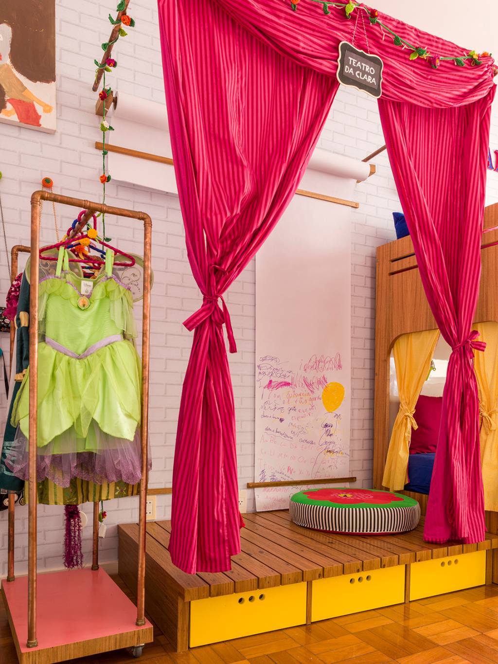 Quarto infantil com décor inspirado no teatro e na arte – Quarto Clara, filha da atriz Ingrid Guimarães – Inspiração do Dia – Revista CASA CLAUDIA