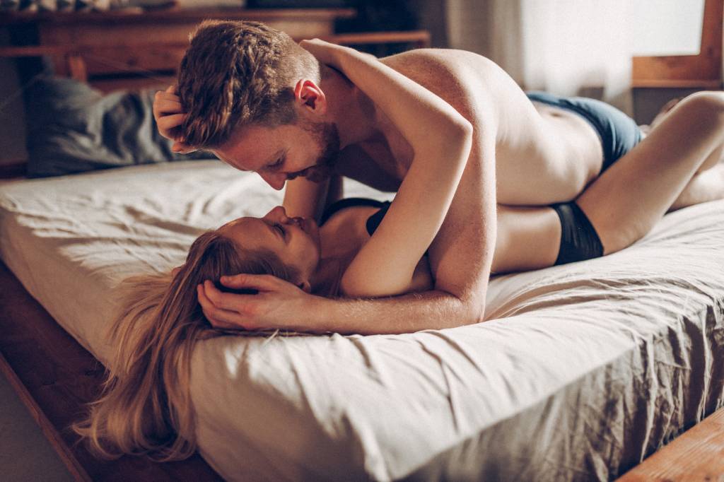 Feng Shui do sexo: 7 dicas para aumentar a energia sexual do quarto