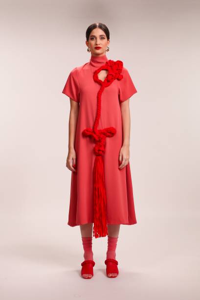 Vestido mostra ov&aacute;rio feminino