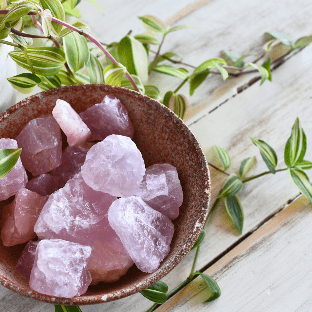 Especialista em Feng Shui revela como usar cristais para energizar a casa