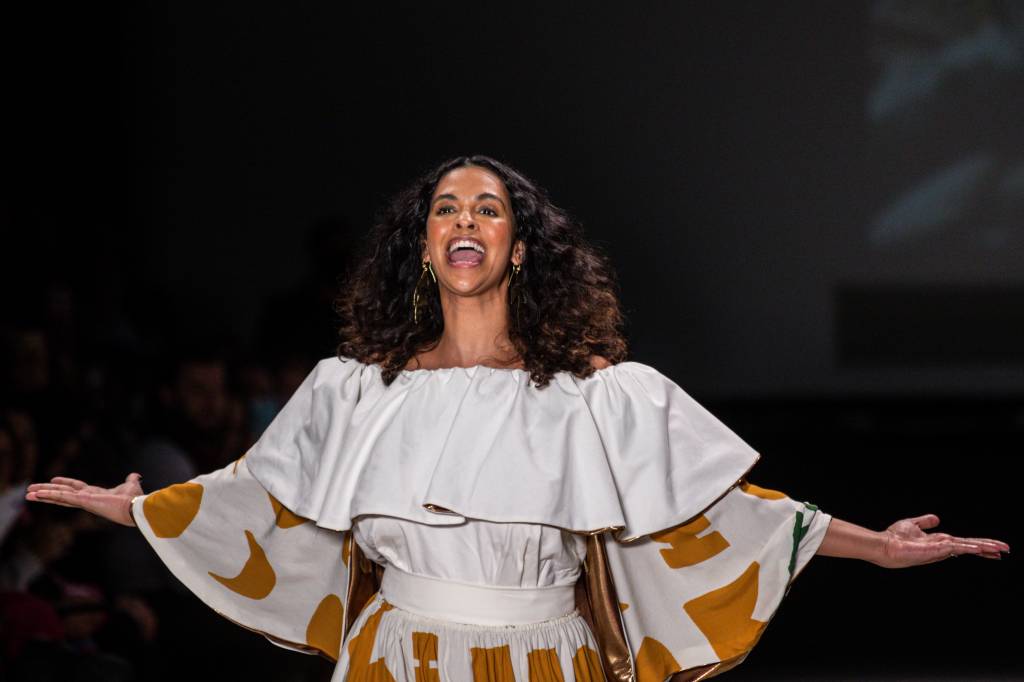 Desfile de Naya Violeta nos cobre de axé no terceiro dia da SPFW N53