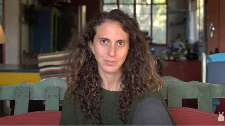 Com depoimento emocionado, Jout Jout anuncia fim do seu canal