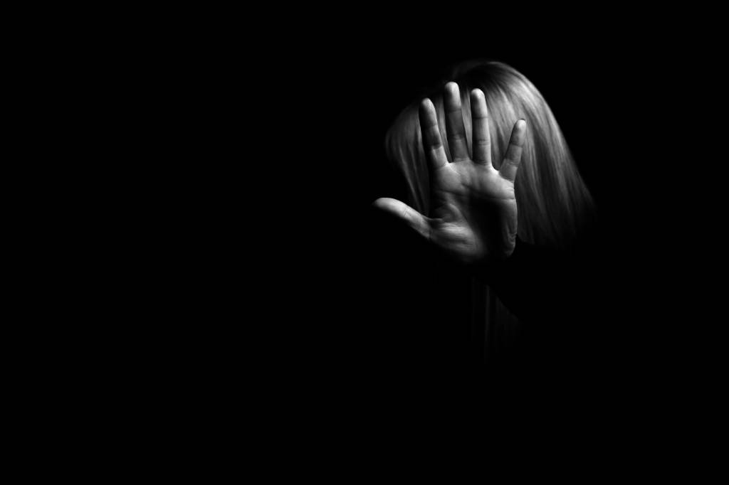 Anestesista é preso por estuprar mulher durante parto cesárea
