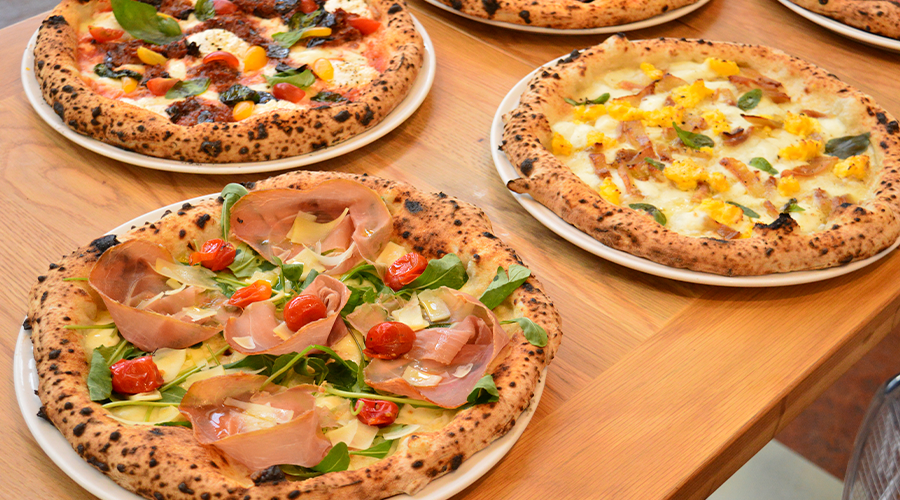 Dia da Pizza: aprenda a receita da verdadeira pizza napolitana
