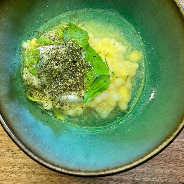 Sagu: umbu, coco verde e curry amaz&ocirc;nico.