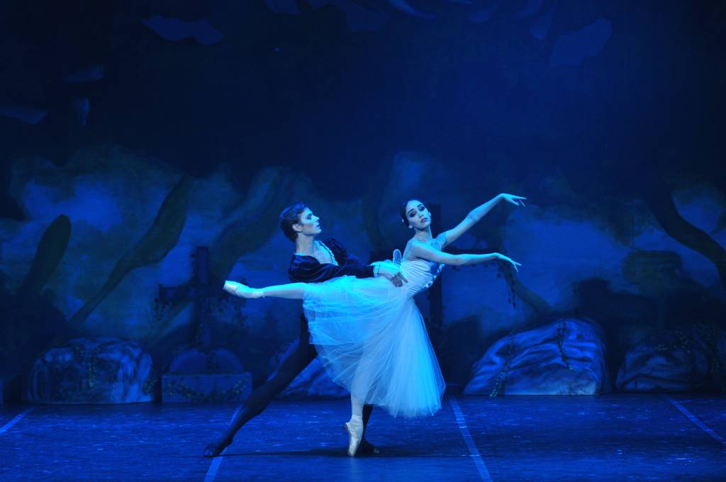 Bolshoi se apresenta em SP com bailarinos brasileiros da Ópera de Kazan