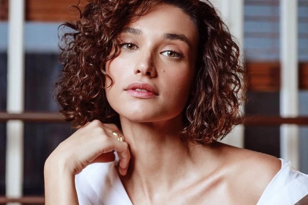 De Beyoncé a Débora Nascimento: o bob hair para cabelos cacheados