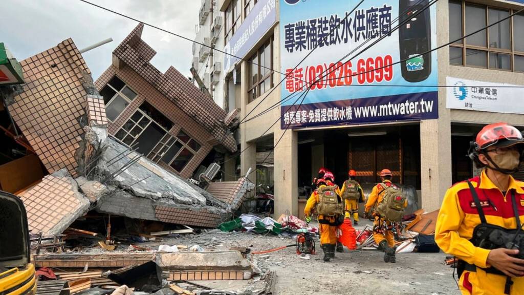 Terremoto de 6.9 de magnitude deixa 79 feridos em Taiwan; confira vídeos